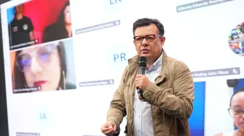 Hollman Morris visitó la Emisora de Paz de Chaparral.