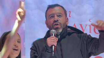 imagen del alcalde Carlos Fernando Galán en el conteo regresivo para inaugurar el alumbrado navideño