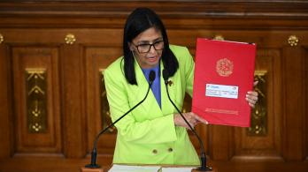 Delcy Rodríguez anuncia reforma petrolera en Venezuela