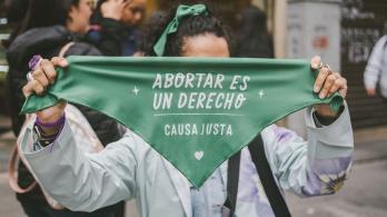 Concejo de Bogotá aprueba un proyecto que impone nuevas barreras al acceso al aborto
