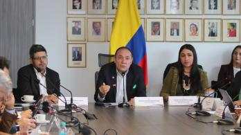 Gobierno logra respaldo de la Comisión de Concertación para mantener el incremento del 23,7 % del salario mínimo vital