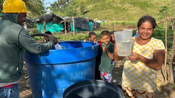Agua potable llega a miles de familias damnificadas por inundaciones en Córdoba