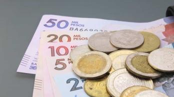 Presidente Petro cuestiona valorización del peso colombiano y advierte sobre los efectos por alza de tasas de interés