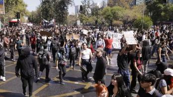 protestas-chile-estudiantes-recortes-educacion-gobierno-kast