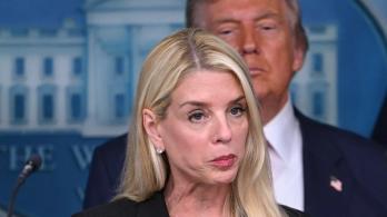 Trump despide a su fiscal general, Pam Bondi