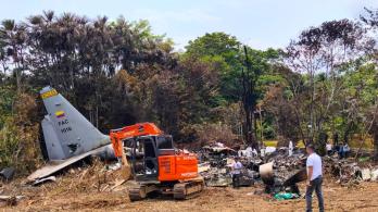 Avión Hércules accidentado. / Foto: AFP.