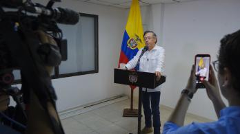 Petro ordena desbloqueo de vías para garantizar paso de alimentos 