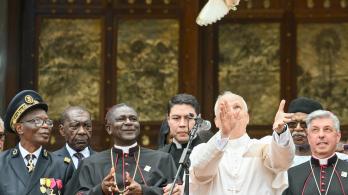 Papa León XIV alerta: el mundo está en manos de tiranos