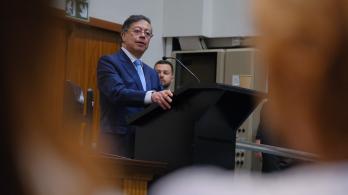 Presidente Petro afirma que las clínicas privadas aumentaron sus ganancias a través de recursos públicos 