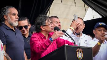Petro defiende asamblea nacional constituyente en Colombia