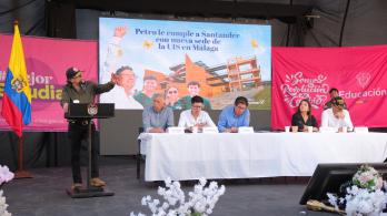 Petro entrega sede de la UIS en Málaga, Santander