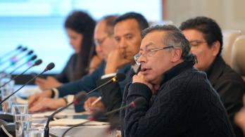 Petro ordena a la SuperFinanciera actuar contra fondos privados