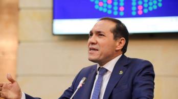 “Fondos secuestran recursos de los ahorradores", ministro de Trabajo tras suspensión de traslado de recursos a Colpensiones