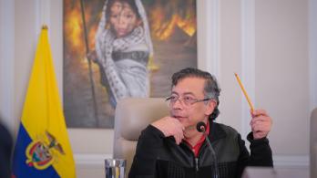 Pdte. Petro agradece a Karol G por su carta a De la Espriella