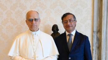 Petro con el papa León XIV. / Foto: AFP.