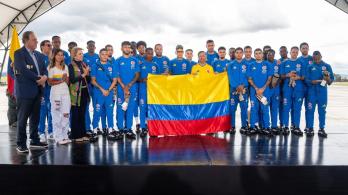 Gustavo Petro entrega camiseta selección Colombia mundial 2026