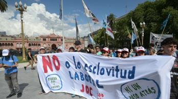 Derechos de trabajadores vulnerados. / Foto: AFP.