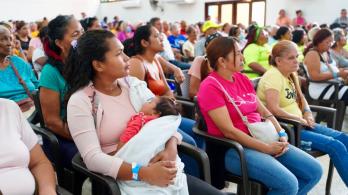 Mujeres con trabajo remunerado. / Foto: DPS.
