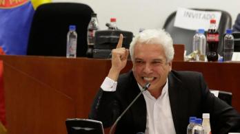 Carlos Alonso Lucio: Gobierno anuncia denuncia en su contra