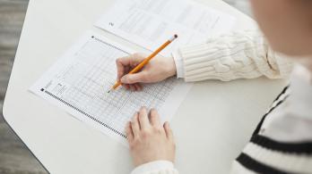 PISA 2025: Colombia retrocede en lectura y se estanca en matemáticas, lejos de la OCDE 