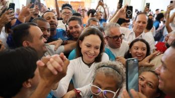 María Corina Machado regresó a Venezuela este domingo