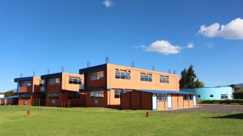 Gimnasio Campestre Los Laureles Bilingüe en Cajicá, Cundinamarca, cuyo cierre fue ratificado por la Secretaría de Educación.