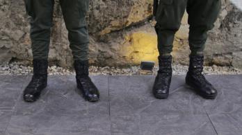 22-policias-fueron-retenidos-por-la-comunidad-de-Choco.jpg
