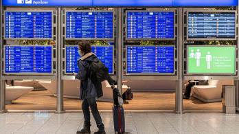 Aeropuerto_persona_mascarilla.jpg