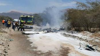 Al-menos-8-muertos-deja-la-caida-de-un-autobus-a-un-barranco-en-Peru.jpg
