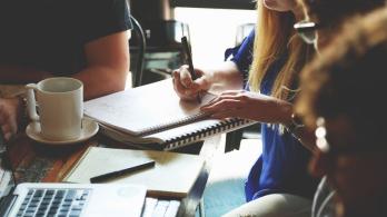 Conoce-algunos-tips-para-mejorar-tus-habilidades-en-el-mundo-laboral.jpg