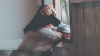 Consumir-alcohol-durante-la-menopausia-puede-empeorar-los-sintomas.jpg