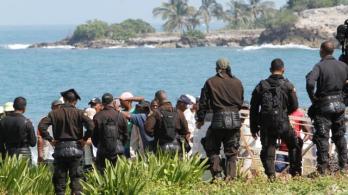 Desalojos-en-la-isla-Tierrabomba.-Foto_-Colprensa.jpg