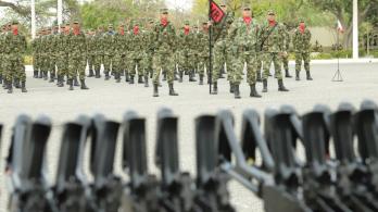 Fuerzas-Militares-en-acuartelamiento-por-posible-plan-pistola-del-EMC-de-las-FARC.jpeg