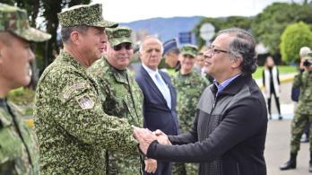 Gustavo-Petro-advierte-a-militares.-Foto_-Colprensa-2.jpg