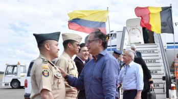 Gustavo-Petro-llego-a-Belgica.jpg