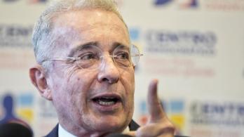 Gustavo-Petro-y-Alvaro-Uribe-rueda-de-prensa-2.jpg