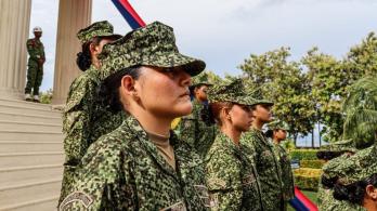 Historico-Armada-de-Colombia-incorporo-a-su-primer-contingente-de-mujeres.jpg
