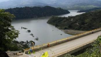 La-sequia-del-rio-Sogamoso-tiene-a-Santander-en-alerta.-Foto_-Colprensa-3.jpg