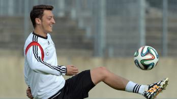 Mesut-Ozil-se-retira-del-futbol-profesional.jpg