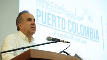 Ministro-Transporte-Guillermo-Reyes-peaje-papiros-Puerto-Colombia.jpg