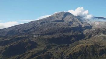 Nevado-del-Ruiz-Radio-Nacional-de-Colombia-al-servicio-de-los-ciudadanos.jpg