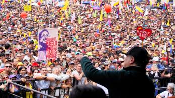 Presidente-Gustavo-Petro-sobre-Alvaro-Uribe-el-1-de-Mayo.jpg