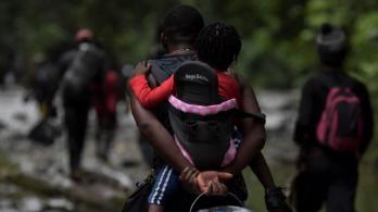 Record-de-248.000-migrantes-han-cruzado-selva-del-Darien-en-lo-que-va-de-ano.jpg