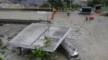 Tres-semanas-estaria-cerrada-la-via-Bogota-Villavicencio-por-avalancha-en-Quetame-1.jpg