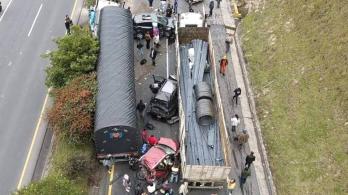 accidente-via-bogota-tunja.jpg