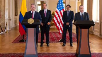 colaboracion-eeuu-B3W.jpg