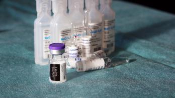 covid-19-vaccine-5902835_1920.jpg