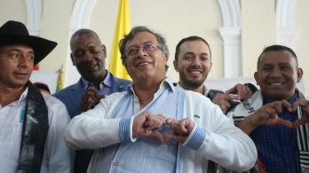 gustavo-petro-perdon-social.jpg