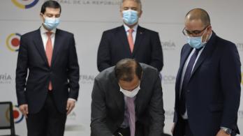 hidroituango-firma-poliza.jpg