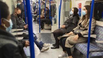 pasajeros-metro-tapabocas.jpg